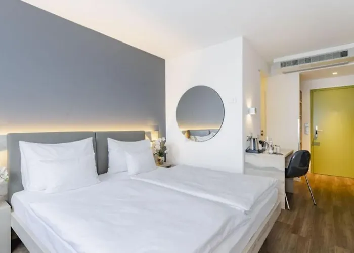 Plaza Gasometer Hotel 4*