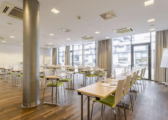 Hotel Plaza Gasometer 4*