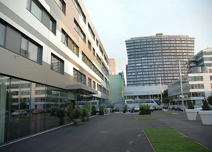Plaza Gasometer Hotel 4*